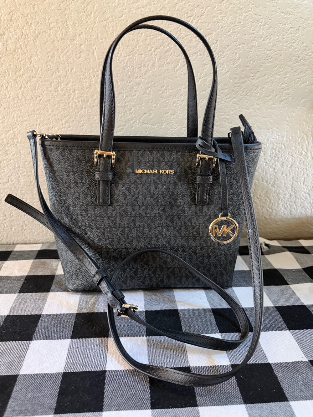 Michael Kors Gray Signature Jet Set Shoulder Tote with Gold Accent